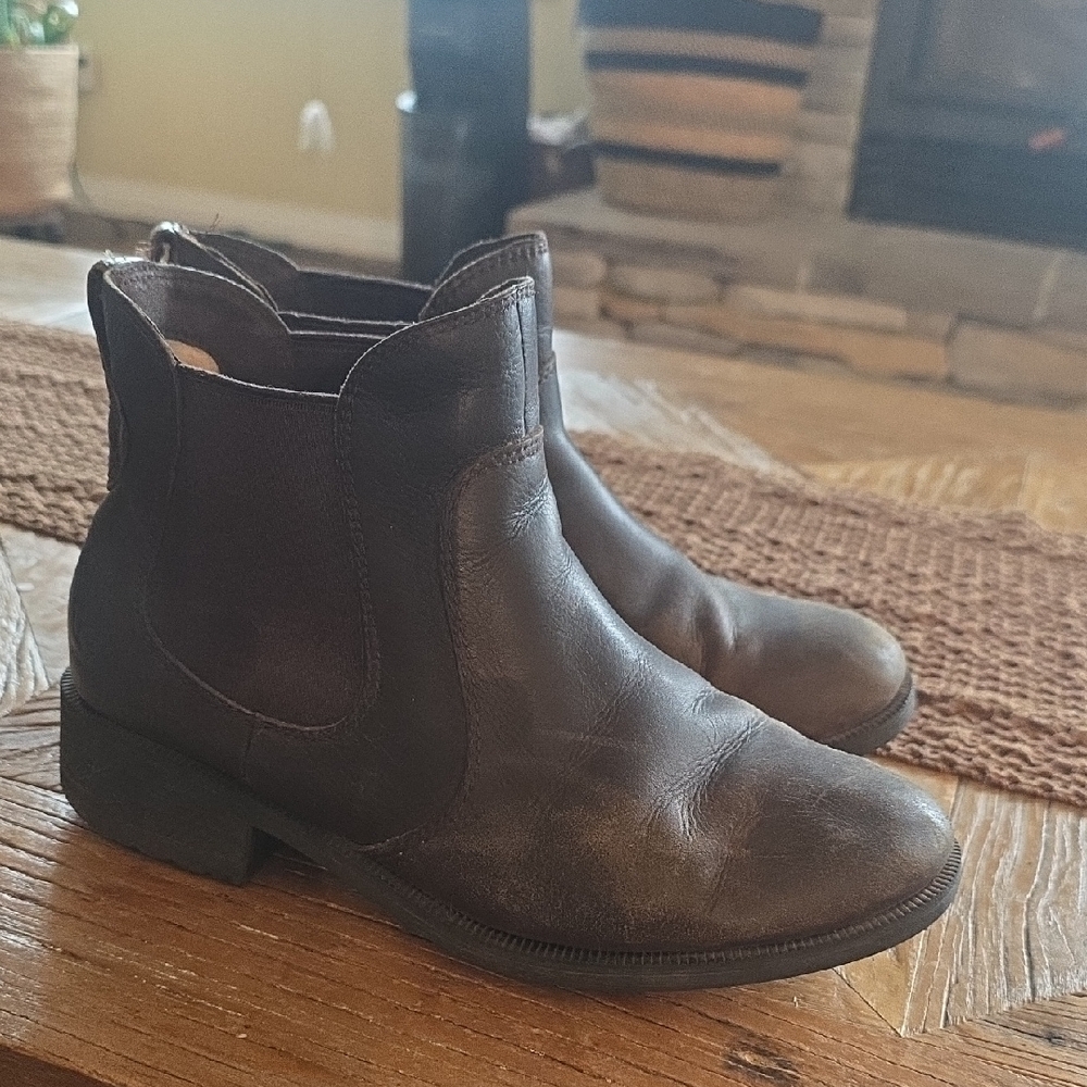 UGG Leather boots 8